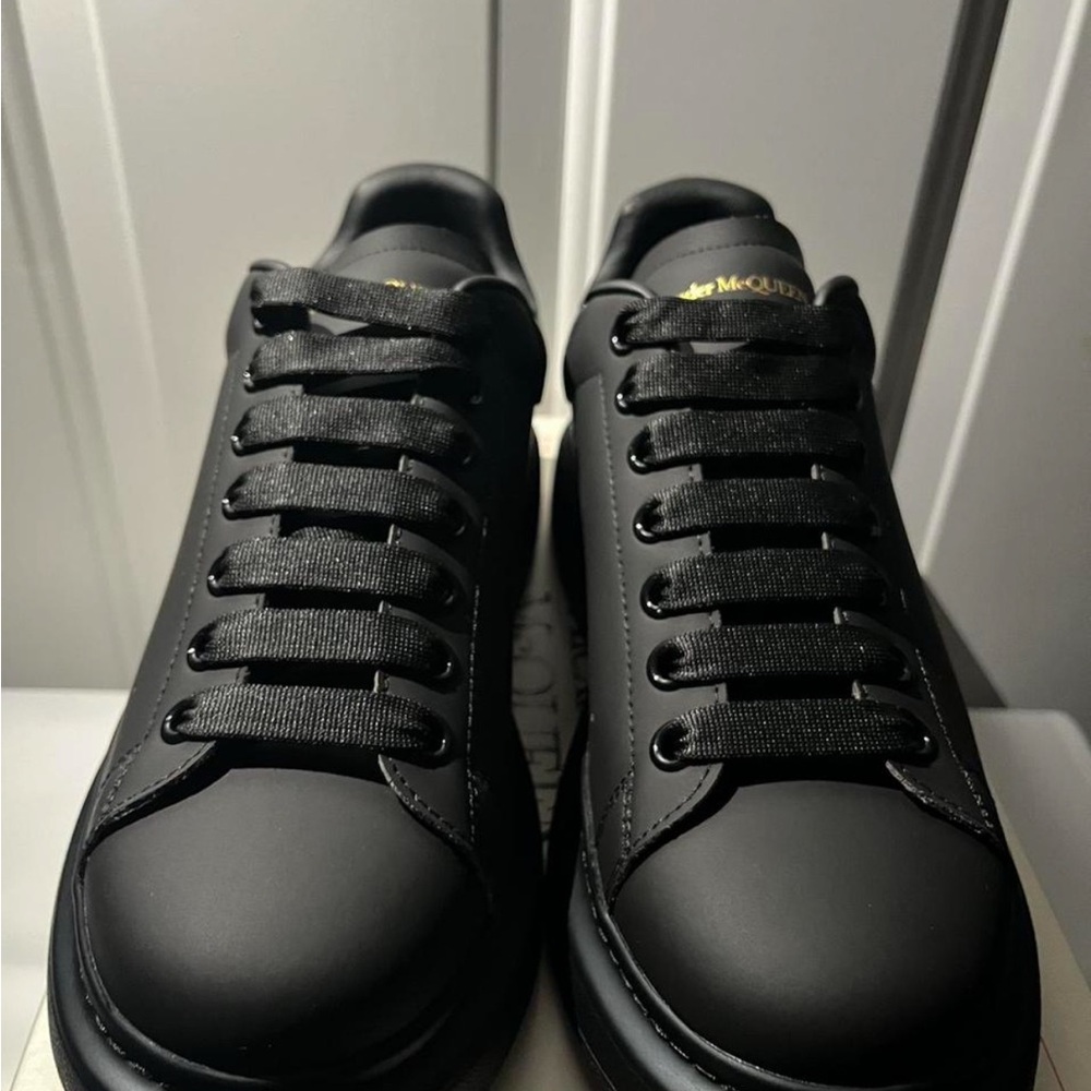 Alexander McQueen Men's Black Sneakers